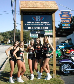Hooters Girls Grand Opening 2005